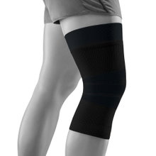 Bauerfeind opaska na kolano Outdoor Compression Knee Support (umiarkowana kompresja) czarna - 1 sztuka