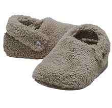 Crocs kapcie Classic Cozzzy Slipper (sztuczne futro, ciepłe) brązowe grzyby dziecięce - 1 para