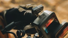GoPro Contacto Magnetklappe und Netzkabel