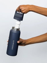 LifeStraw Trinkflasche Go Series Stainless Steel mit Wasserfilter, Verschluss mit Silikonmundstück BPA frei dunkelblau - 1 Liter