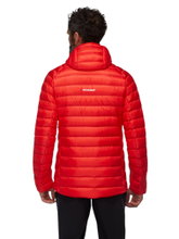 Mammut Winter-Daunenjacke Broad Peak Insulated Hooded (wärmend dank Daunenfüllung) 2025 rot Herren