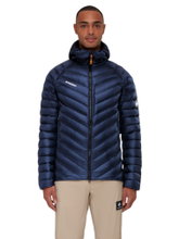Mammut Winter-Daunenjacke Broad Peak Insulated Hooded (wärmend dank Daunenfüllung) 2025 marineblau Herren