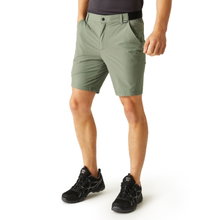 Regatta Spodnie turystyczne Travel Light (odporne na wodę i szybko schnące) krótkie zielone męskie