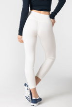 super natural Sporthose Super Tights (Merinowolle, weicher Tragekomfort, atmungsaktiv) enganliegend weiss Damen