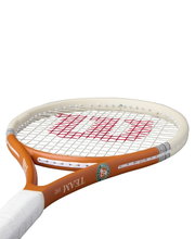 Wilson Tennisschläger Roland Garros Team 102in/249g/Allround 2026 bronzebraun/creamweiss - besaitet -