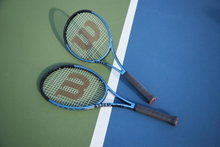 Wilson Tennisschläger Ultra Pro 16x19 V4.0 97in/305g/Turnier blau - unbesaitet -