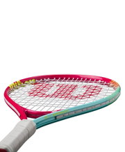 Wilson Kinder-Tennisschläger Intrigue 21in (4-7 Jahre) 2025 pink/blau - besaitet - Mädchen