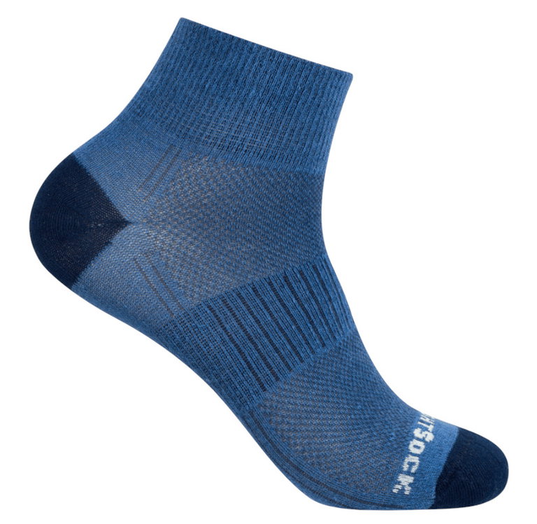 Wrightsock Sportsocken Quarter Coolmesh II (dünn, atmungsaktiv, bequem) seeblau/navyblau- 1 Paar